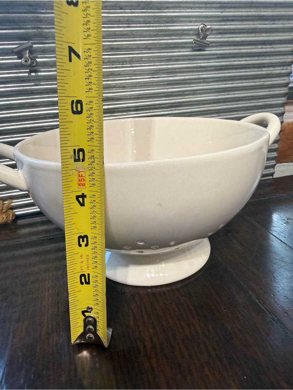 HTF Rae Dunn by Magenta CRUNCH Ceramic Easter Carrot Colander Strainer Bowl 8” - Picture 5 of 6